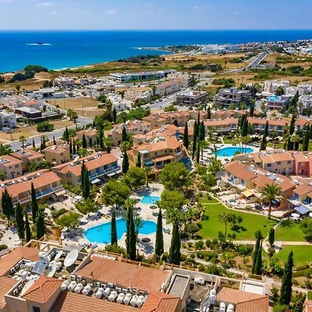 Beautiful 1-bd Ap Near The Historic Places Apartment Paphos